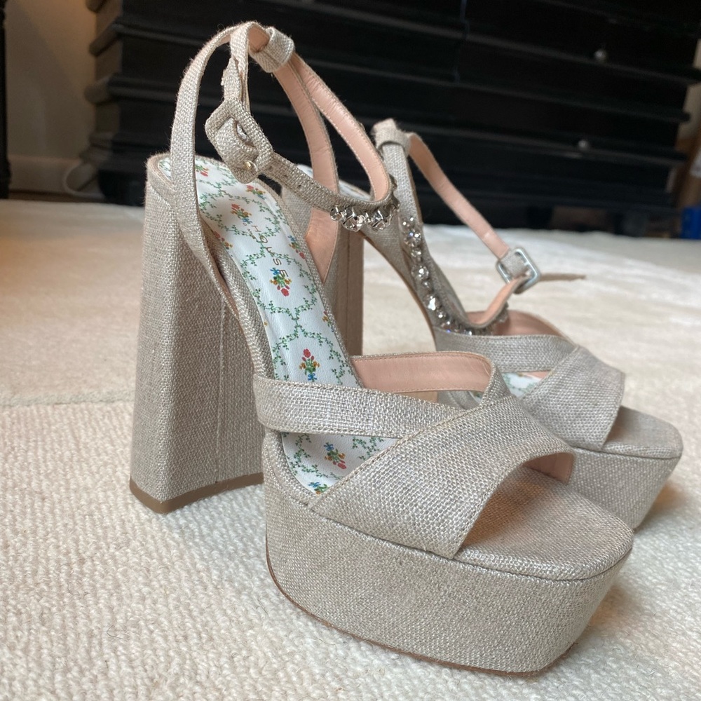 Hill House Home Party Platform